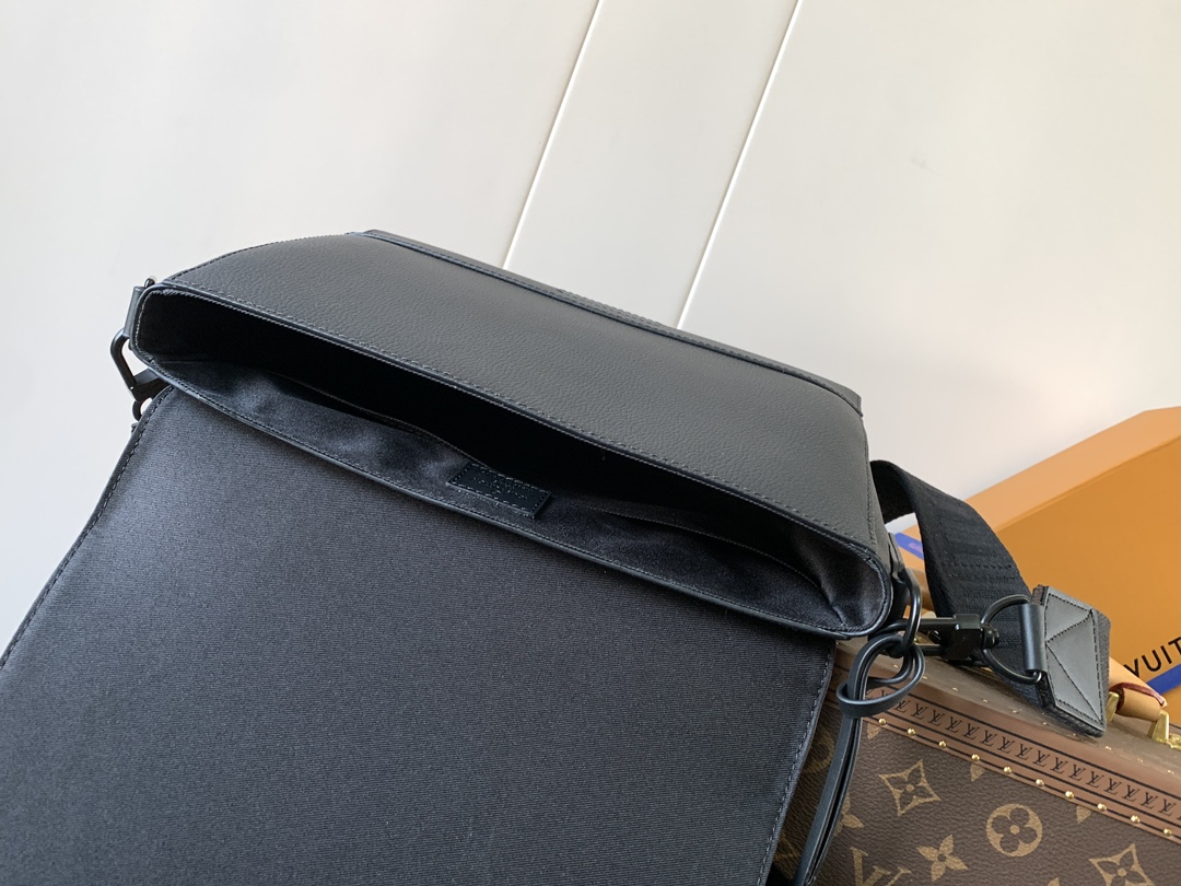LV高仿黑色郵差包簡約百搭款 男士通勤首選｜歐美奢侈品精品推薦