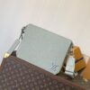LV高仿灰色郵差包男款 百搭輕奢質感通勤包｜歐美奢侈品精品推薦