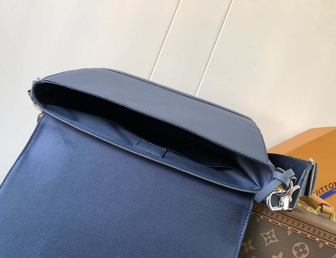 LV藍色高仿郵差包男款 頂級原單一比一斜背包｜歐美奢侈品精品推薦