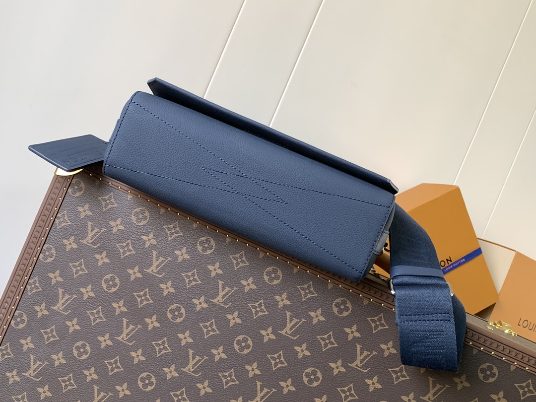LV藍色高仿郵差包男款 頂級原單一比一斜背包｜歐美奢侈品精品推薦