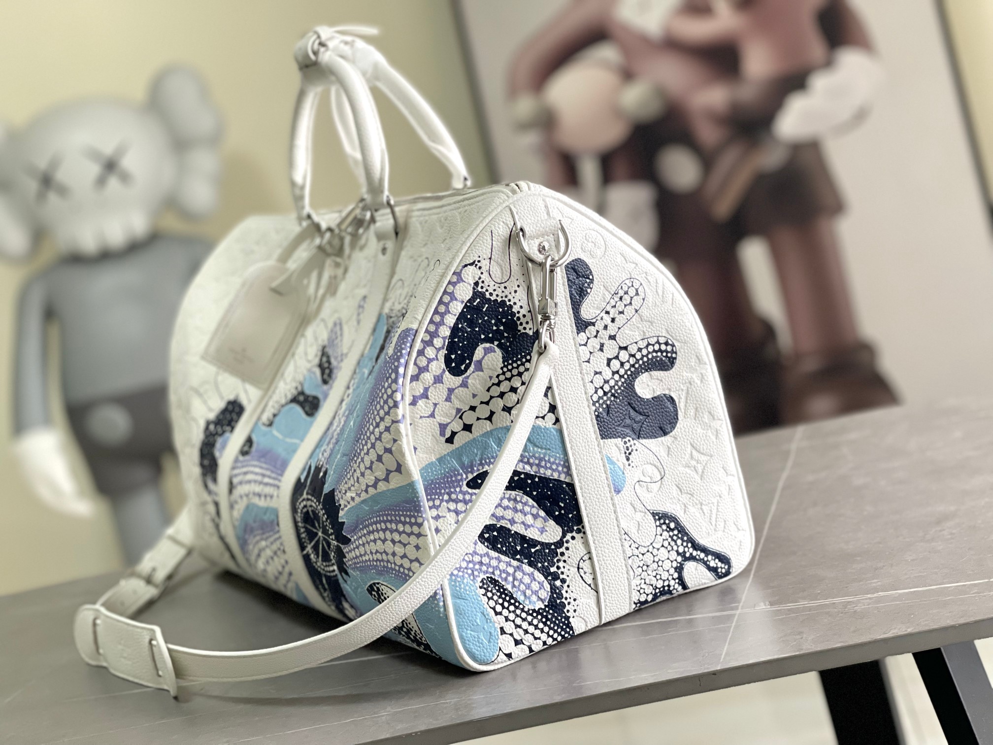LV白色藍花Keepall旅行袋 高仿一比一壓紋原單精品｜歐美奢侈品精品推薦