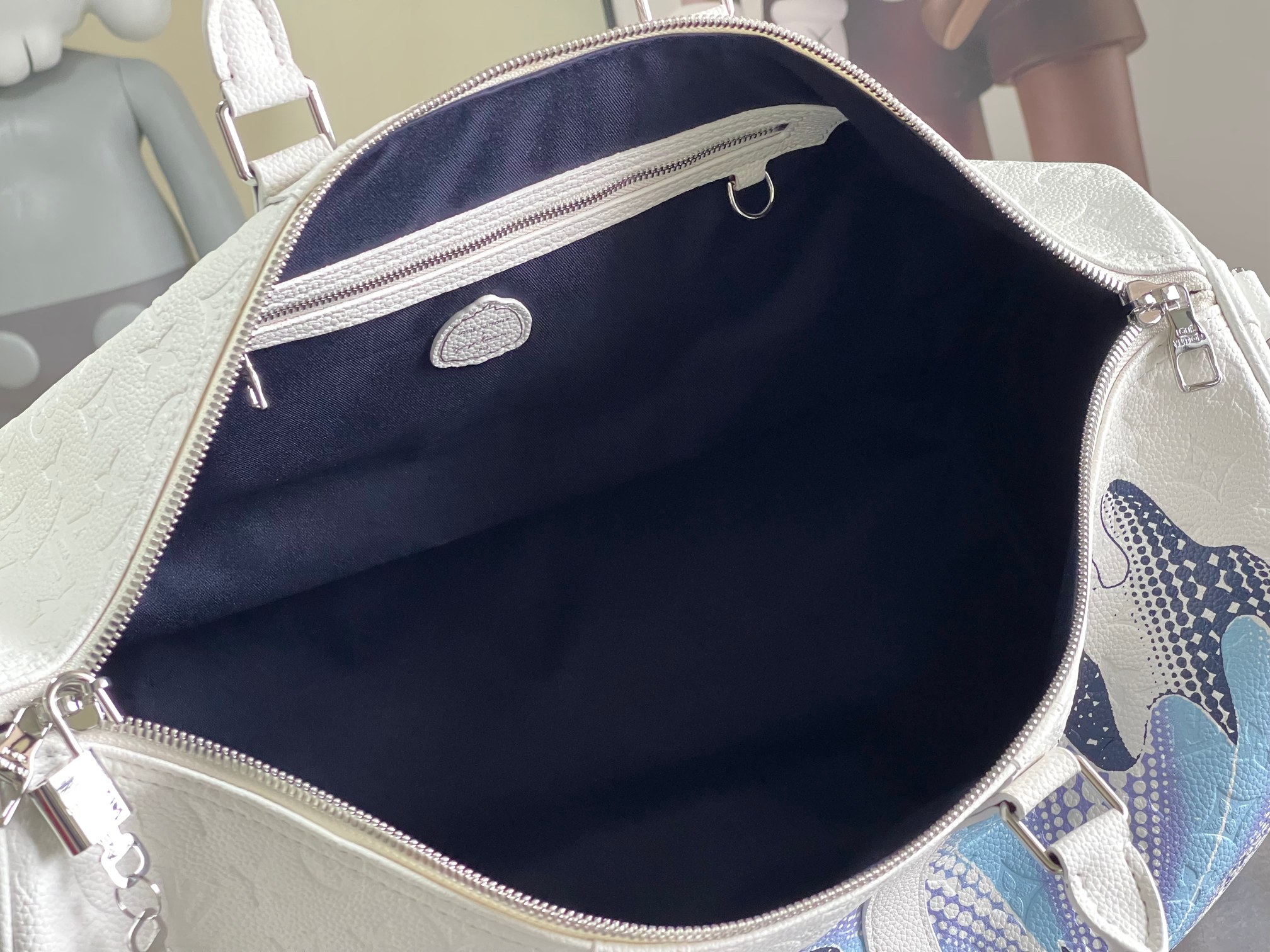 LV白色藍花Keepall旅行袋 高仿一比一壓紋原單精品｜歐美奢侈品精品推薦