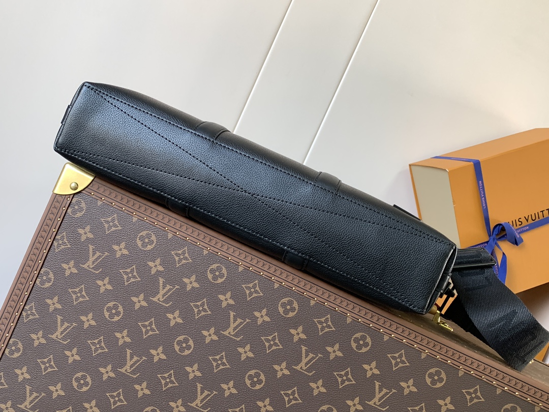 LV黑色男士手提公事包 高仿原單商務斜背包 時尚簡約款｜歐美奢侈品精品推薦