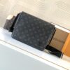 LV郵差包 黑色Monogram高仿斜背包 男士原單復刻款｜歐美奢侈品精品推薦