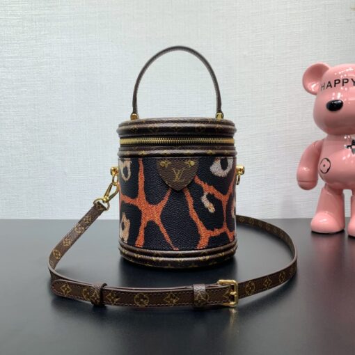 LV M13846圓桶包 手提斜背兩用 高仿原單豹紋設計