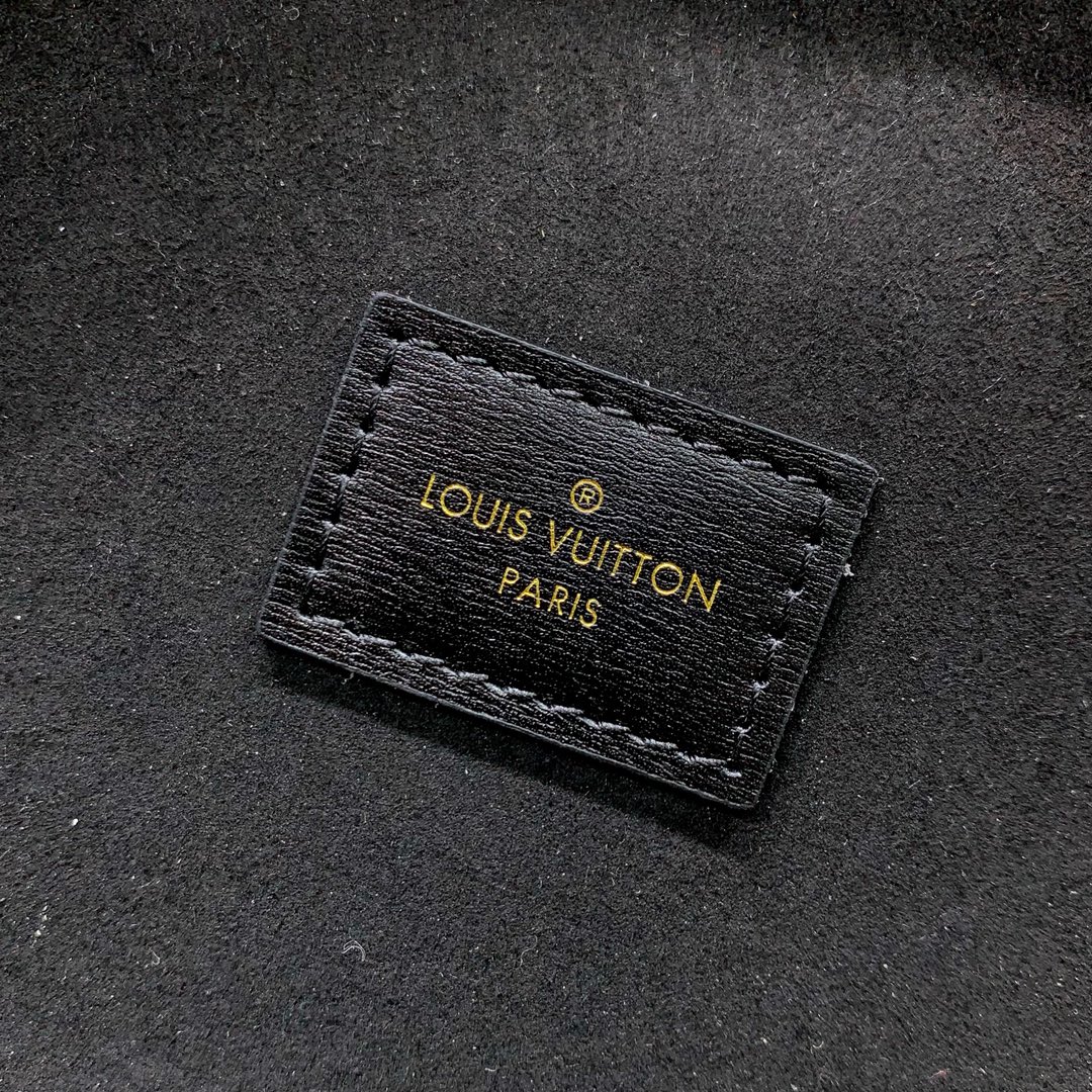 LV M13846圓桶包 手提斜背兩用 高仿原單豹紋設計｜歐美奢侈品精品推薦