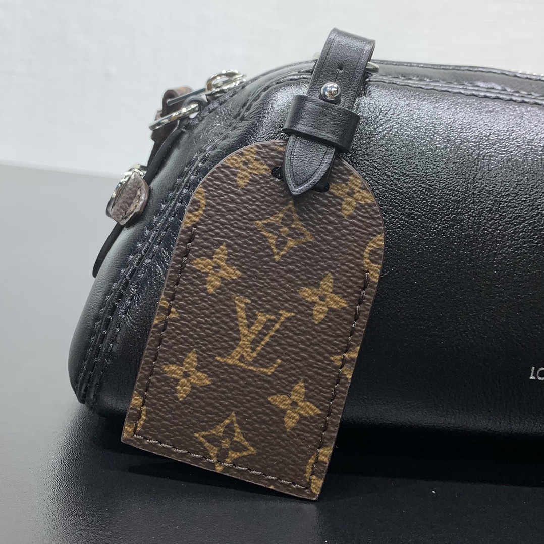 LV高仿黑色鏈條包男用小型斜背款多用途休閒精品推薦｜歐美奢侈品精品推薦