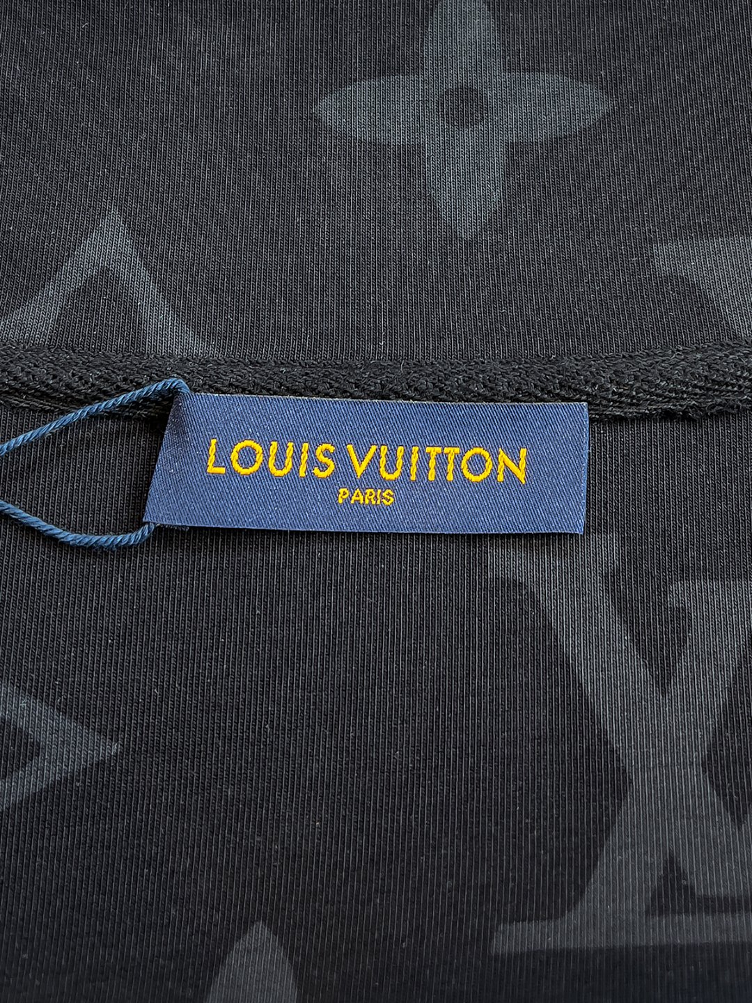 LV高仿壓紋Monogram立領拉鍊外套 黑色休閒運動風夾克｜歐美奢侈品精品推薦