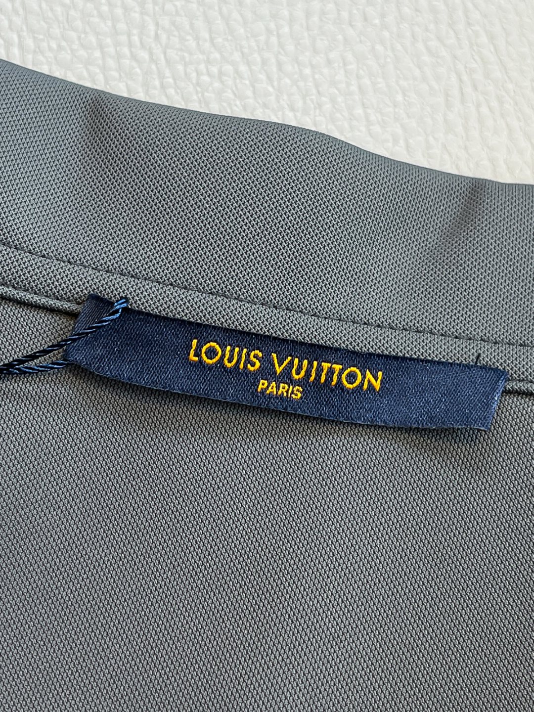 LV高仿墨灰皮革口袋外套 Monogram壓紋拼接男士夾克｜歐美奢侈品精品推薦