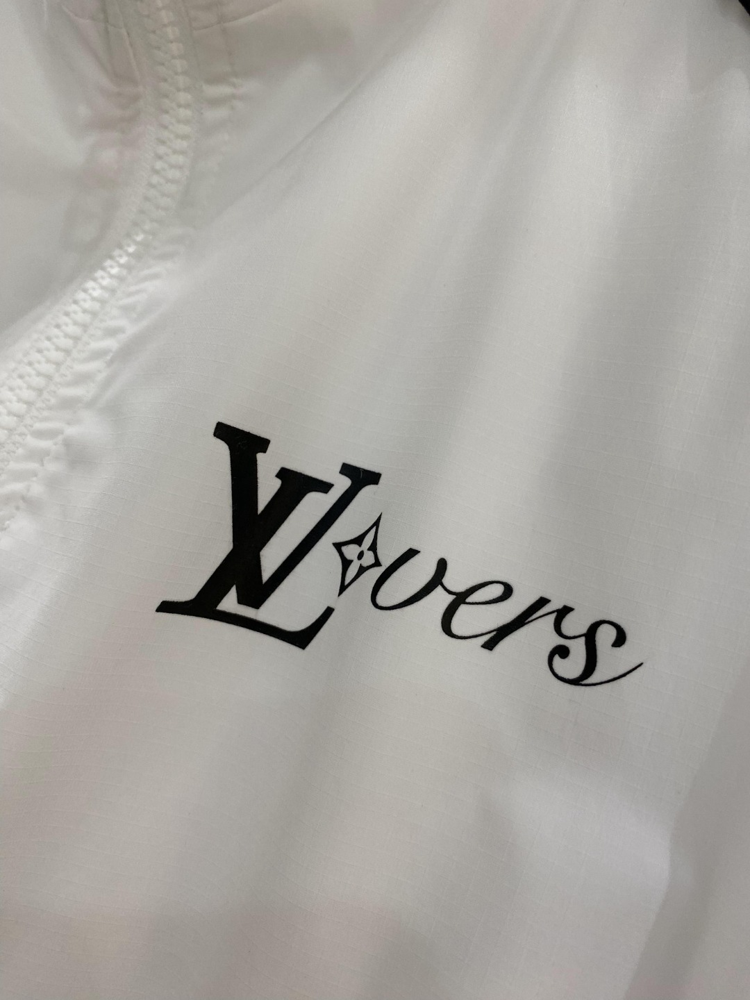 LV高仿白色防風外套 輕薄連帽立領運動夾克 男士休閒風衣｜歐美奢侈品精品推薦