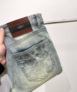 LV高仿男士水洗牛仔褲 後袋老花刺繡精品丹寧長褲