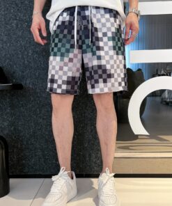 LV高仿棋盤真絲短褲 奢感輕盈面料打造夏日時尚穿搭首選