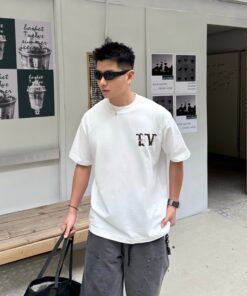 LV高仿白色老花胸標短T 百搭素色剪裁男款
