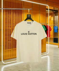 LV一比一米白素面短T 經典字母標誌通勤百搭款