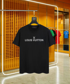 LV原單黑色短T 素面品牌字樣款 日常百搭推薦