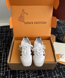 LV原單級Sneakerina白銀芭蕾鞋氣質穿搭亮眼選擇