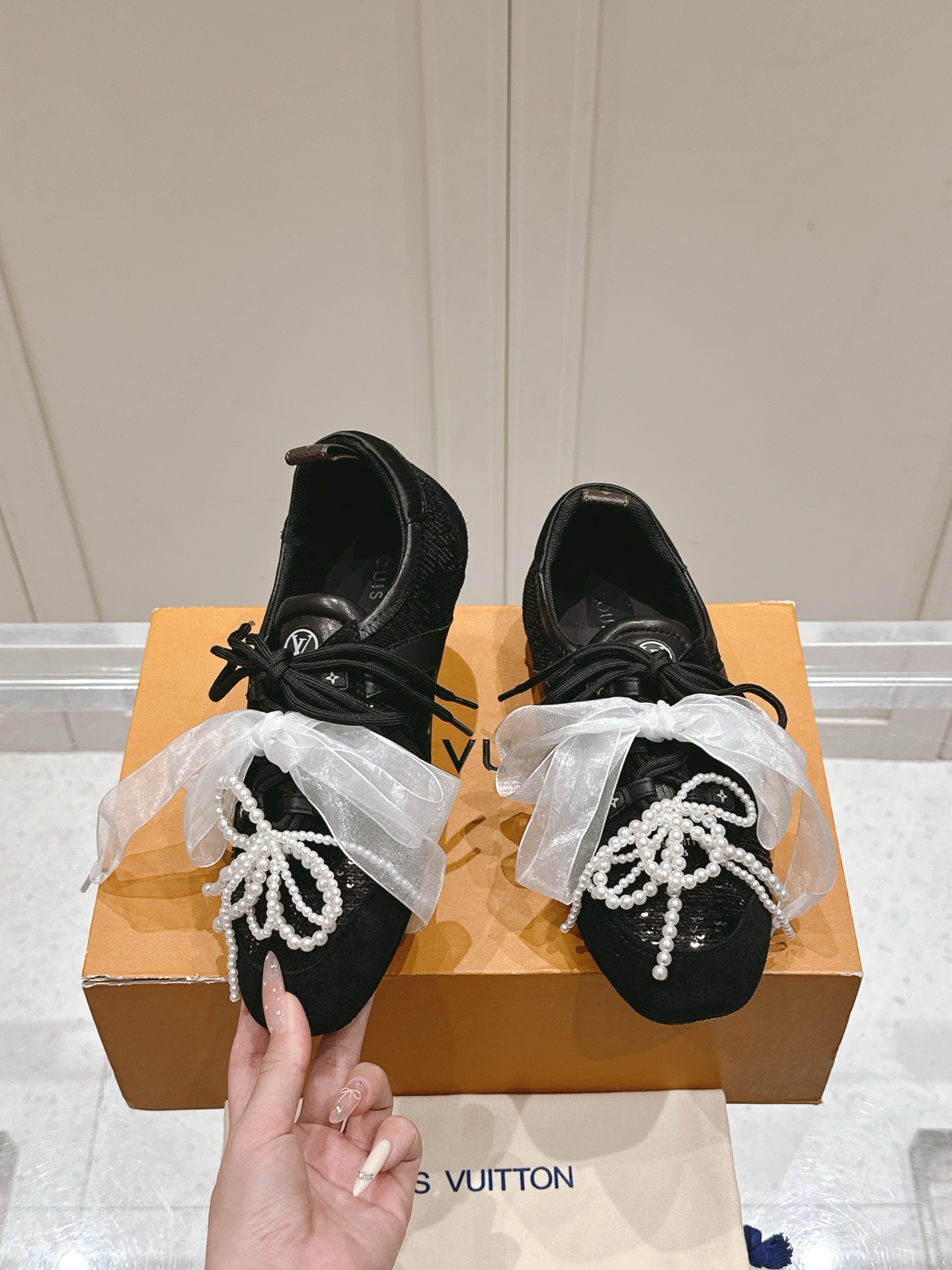 LV頂級高仿Sneakerina芭蕾運動鞋 白灰拼接設計 女款新作｜歐美奢侈品精品推薦