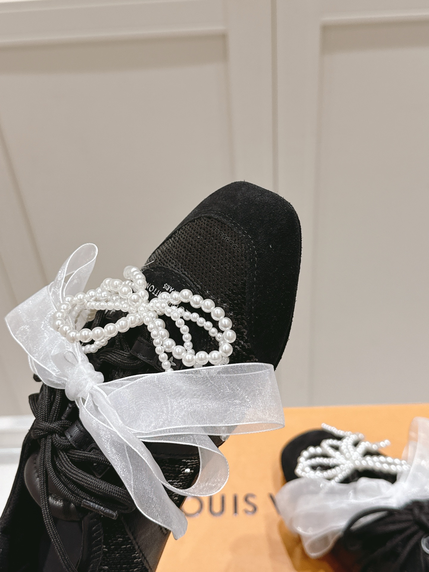 LV頂級高仿Sneakerina芭蕾運動鞋 白灰拼接設計 女款新作｜歐美奢侈品精品推薦