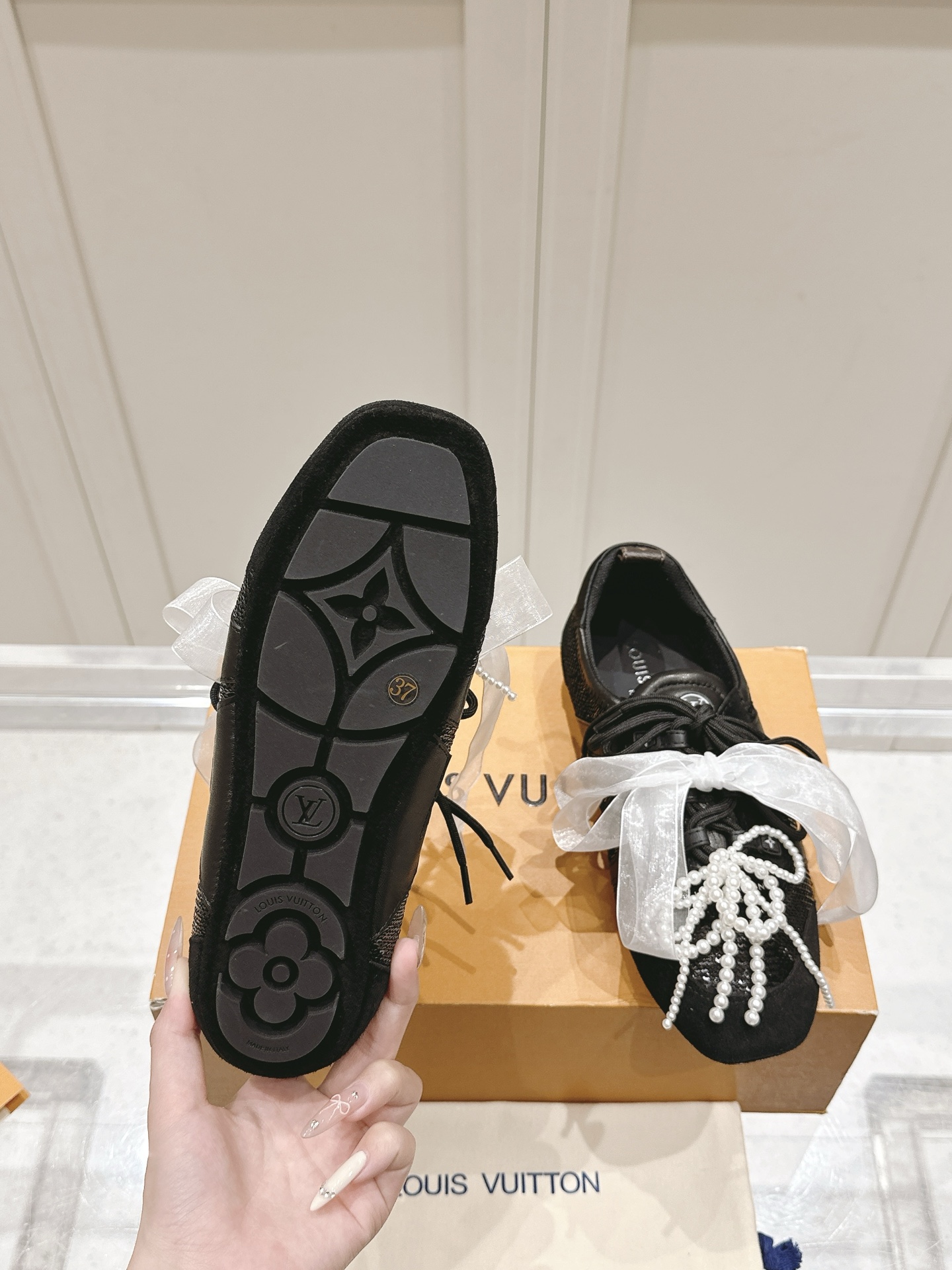 LV頂級高仿Sneakerina芭蕾運動鞋 白灰拼接設計 女款新作|超A仿原單精品圖片 14 LV頂級高仿Sneakerina芭蕾運動鞋 白灰拼接設計 女款新作|歐美奢侈品精品推薦