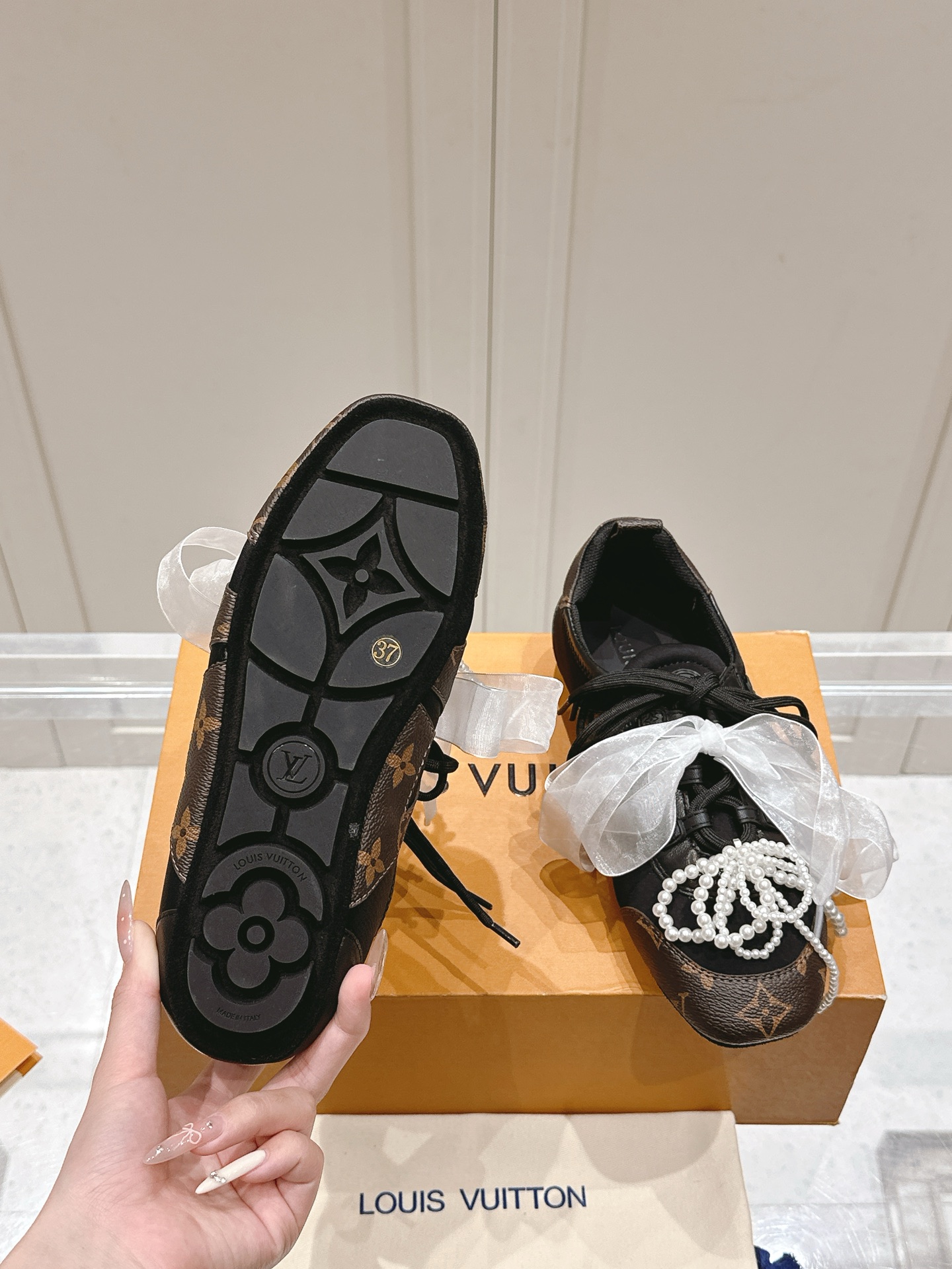 LV老花皮革芭蕾運動鞋 頂級復刻Sneakerina 女款亮眼單品| 14 LV老花皮革芭蕾運動鞋 頂級復刻Sneakerina 女款亮眼單品