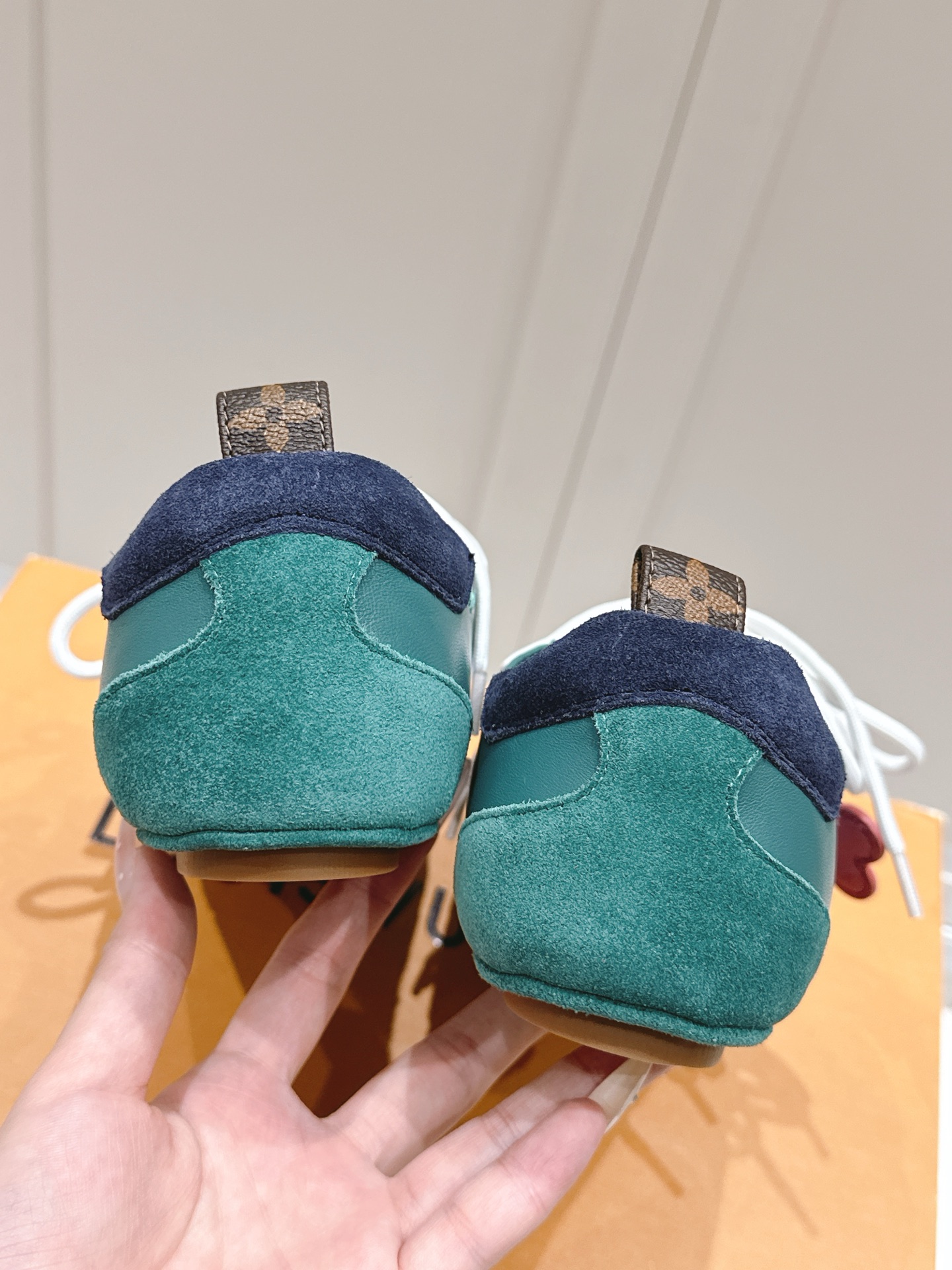 LV綠色德訓鞋復刻設計 女鞋運動潮流推薦款 Sneakerina新作｜歐美奢侈品精品推薦