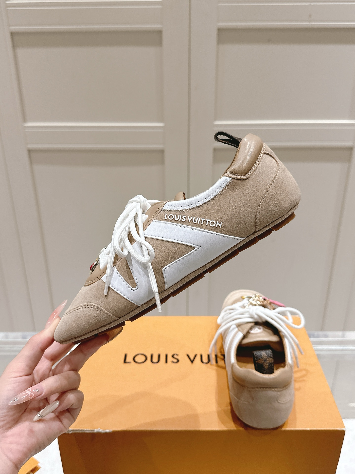 LV卡其色芭蕾運動鞋 一比一復刻舒適女款鞋 Sneakerina系列