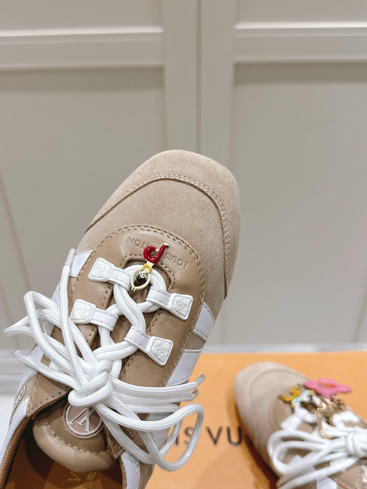 LV卡其色芭蕾運動鞋 一比一復刻舒適女款鞋 Sneakerina系列