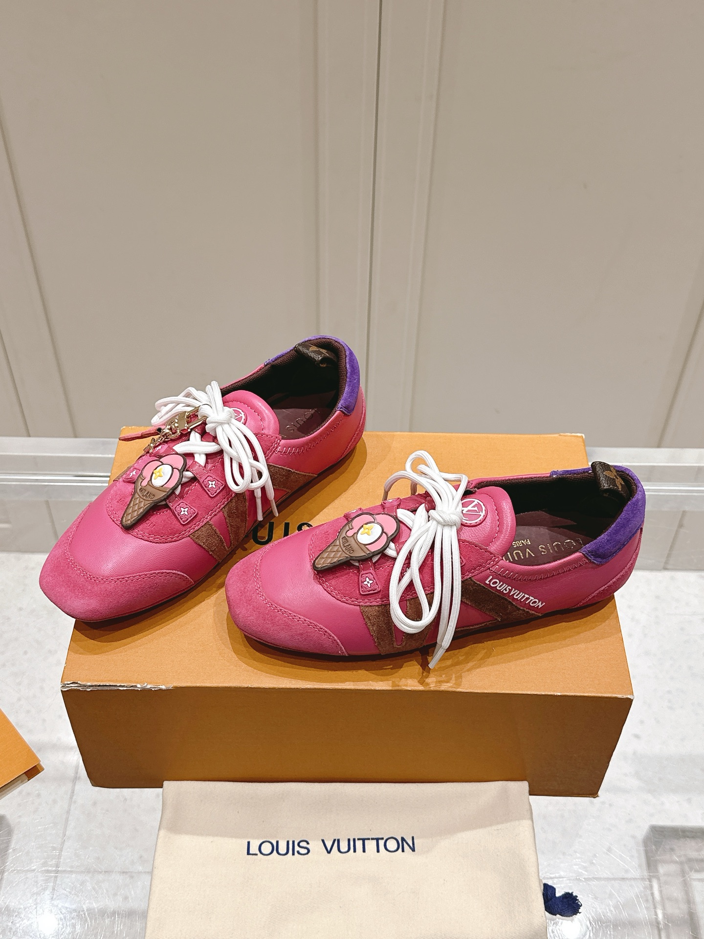 LV玫紅芭蕾運動鞋 超A貨女鞋 Sneakerina系列甜美風必備｜歐美奢侈品精品推薦