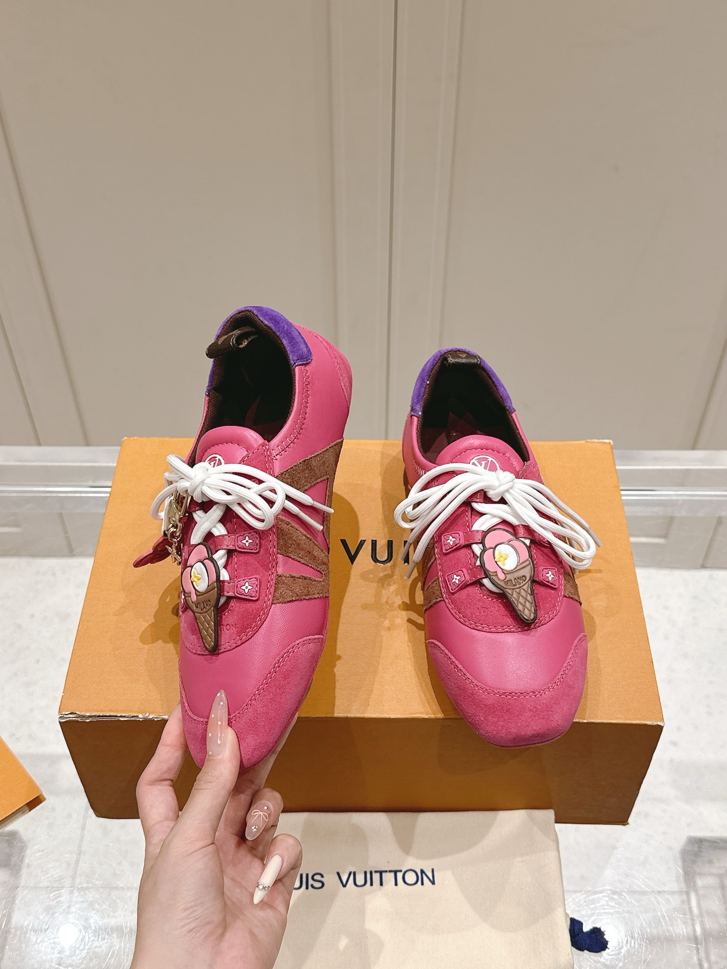 LV玫紅芭蕾運動鞋 超A貨女鞋 Sneakerina系列甜美風必備｜歐美奢侈品精品推薦