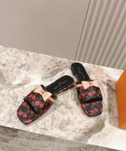LV精品仿製櫻桃黑底蝴蝶結拖鞋一比一女款 平底設計日常百搭