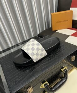 LV高仿男拖鞋棋盤格款A貨平底設計 香港現貨推薦