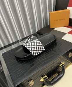LV黑白棋盤圖騰拖鞋一比一男款精品仿製 街頭風設計推薦