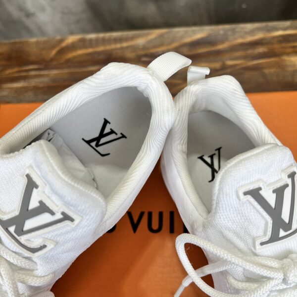 LV高仿白色男士運動鞋 全白刺繡飛織休閒鞋｜歐美奢侈品精品推薦