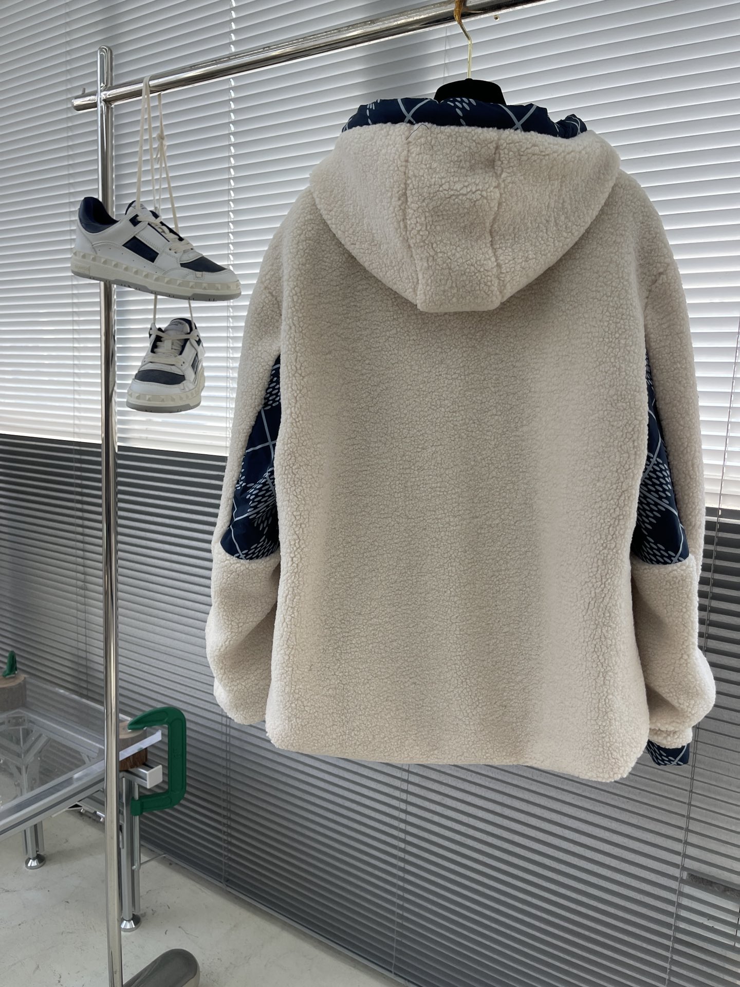 LV高仿雙面穿設計外套 時尚機能雙風格實搭款｜歐美奢侈品精品推薦