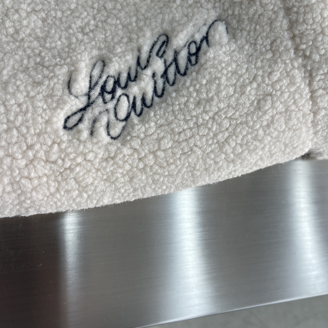 LV高仿雙面穿設計外套 時尚機能雙風格實搭款｜歐美奢侈品精品推薦