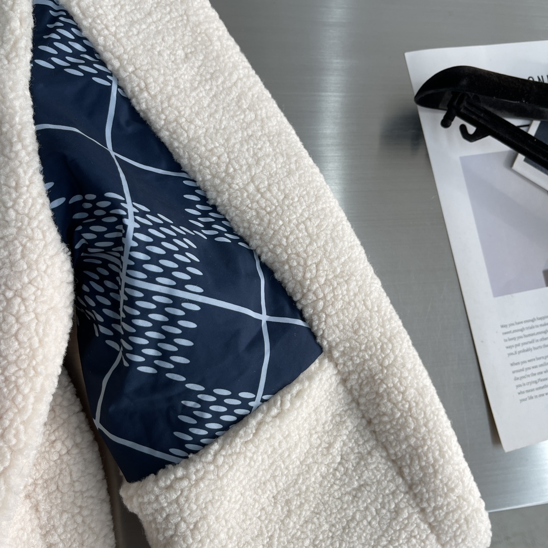 LV高仿雙面穿設計外套 時尚機能雙風格實搭款｜歐美奢侈品精品推薦