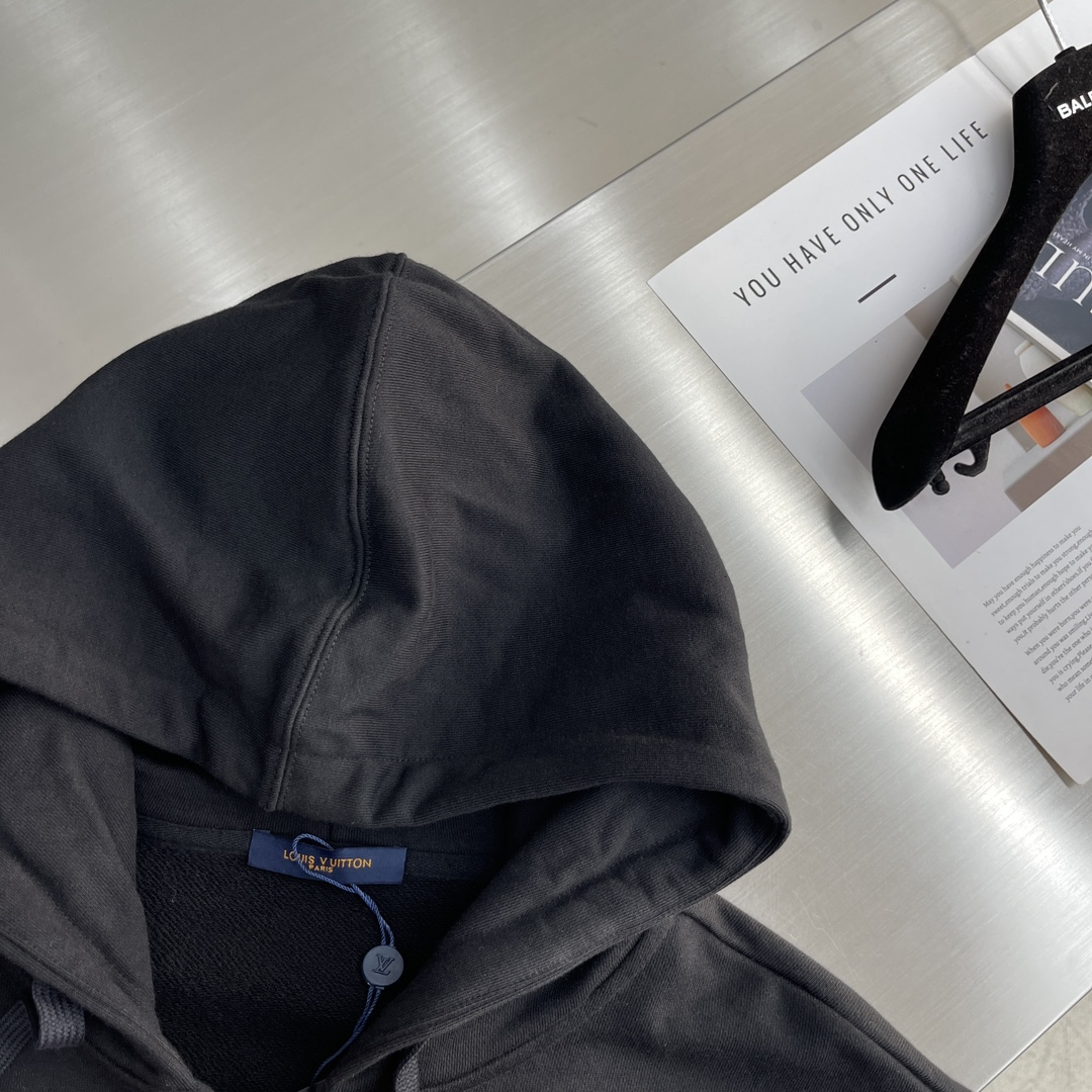 LV高仿刺繡連帽外套 經典設計感潮流休閒風格｜歐美奢侈品精品推薦