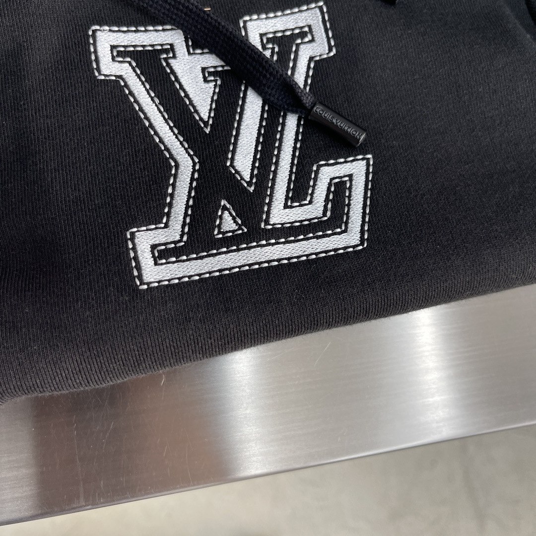 LV高仿刺繡連帽外套 經典設計感潮流休閒風格|超A仿原單精品圖片 12 LV高仿刺繡連帽外套 經典設計感潮流休閒風格|歐美奢侈品精品推薦