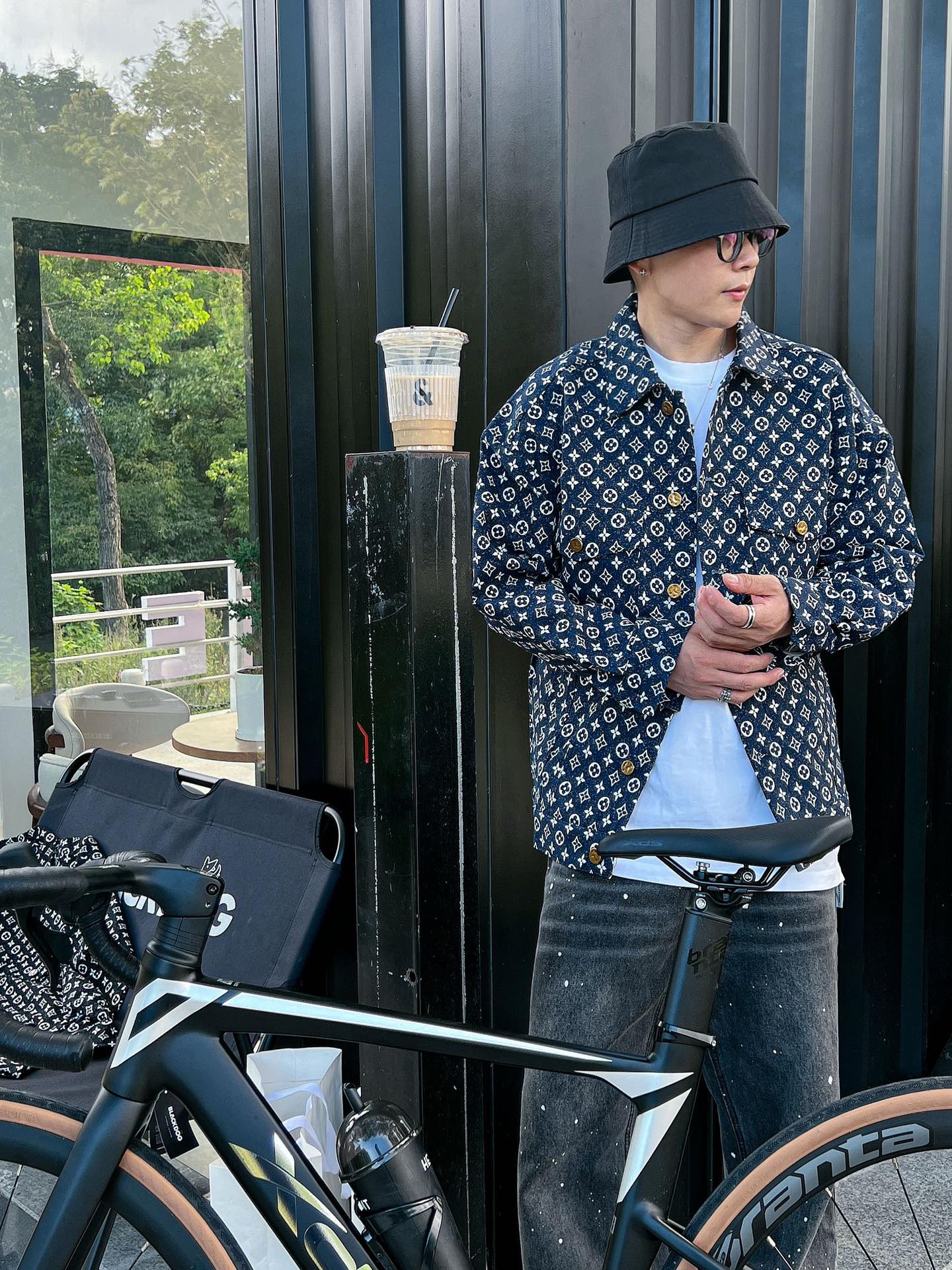 LV高仿滿印提花牛仔外套 時尚潮流街頭必備單品2025新款｜歐美奢侈品精品推薦