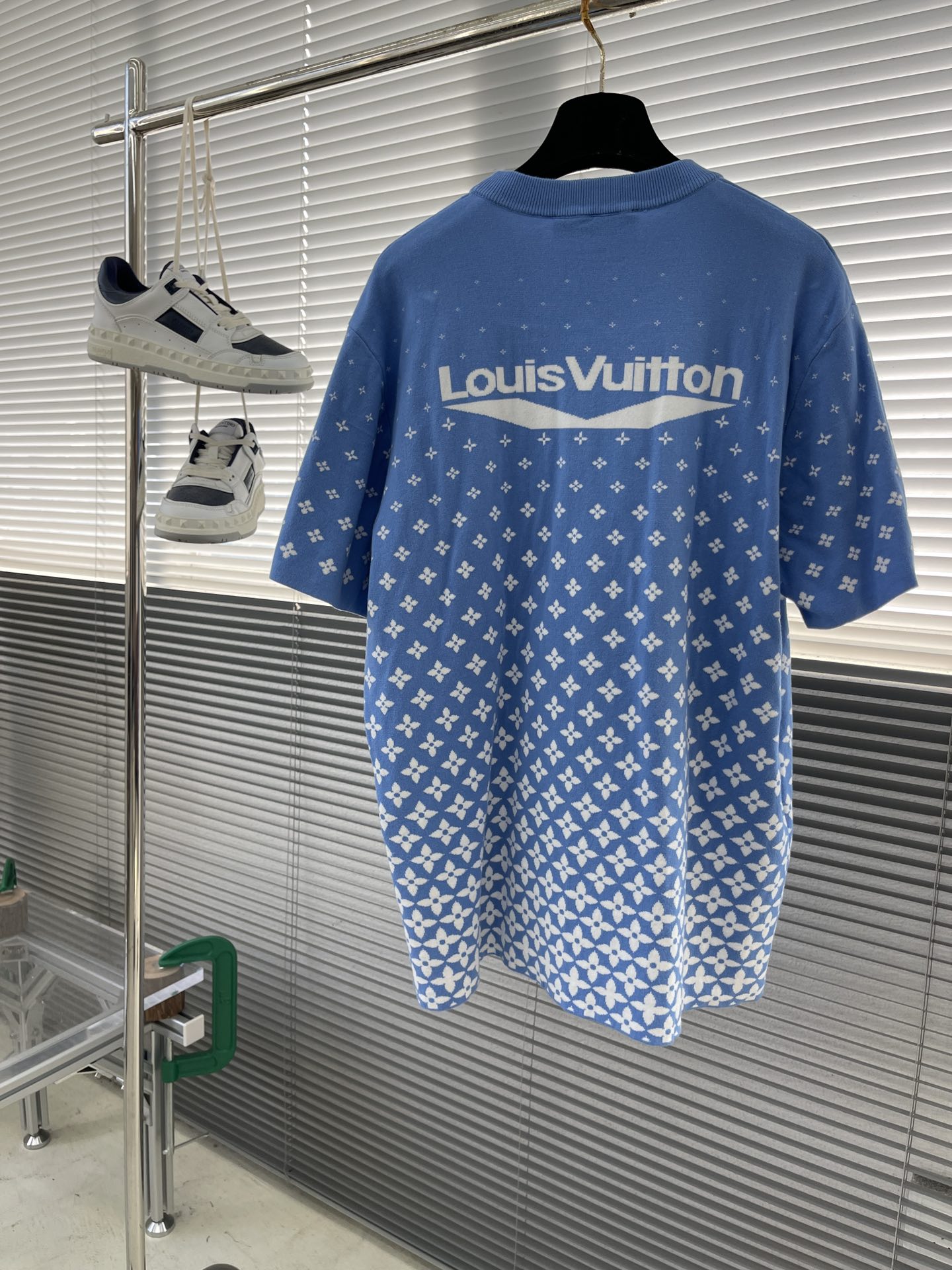 LV精品仿製提花針織短袖T恤 奢華紋理設計感滿分｜歐美奢侈品精品推薦