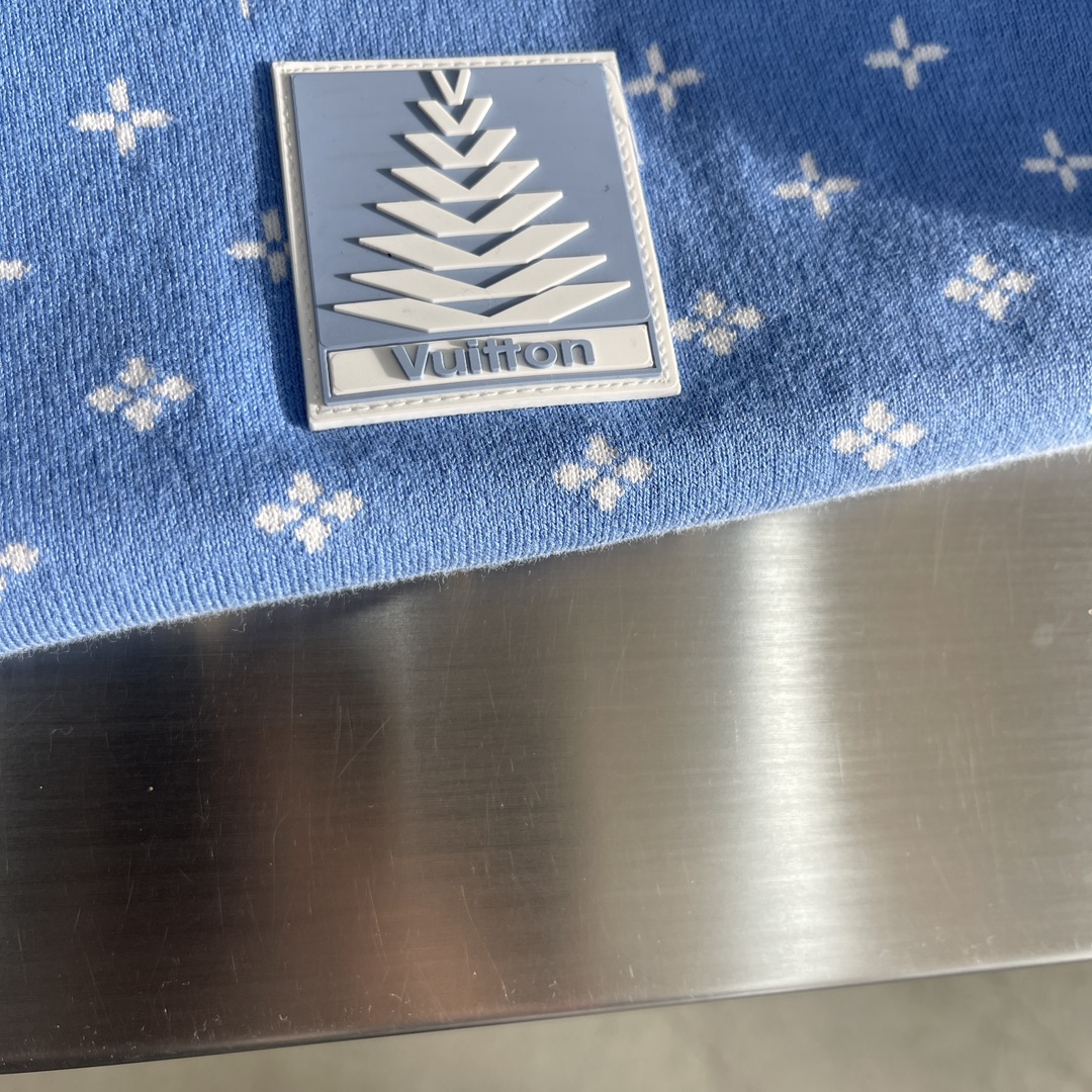 LV精品仿製提花針織短袖T恤 奢華紋理設計感滿分｜歐美奢侈品精品推薦