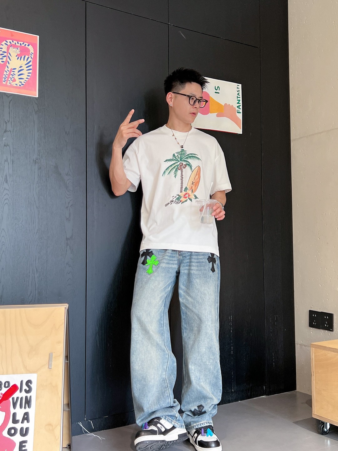 LV高仿手繪短袖T恤白色款 輕鬆穿搭藝術風街頭時尚｜歐美奢侈品精品推薦