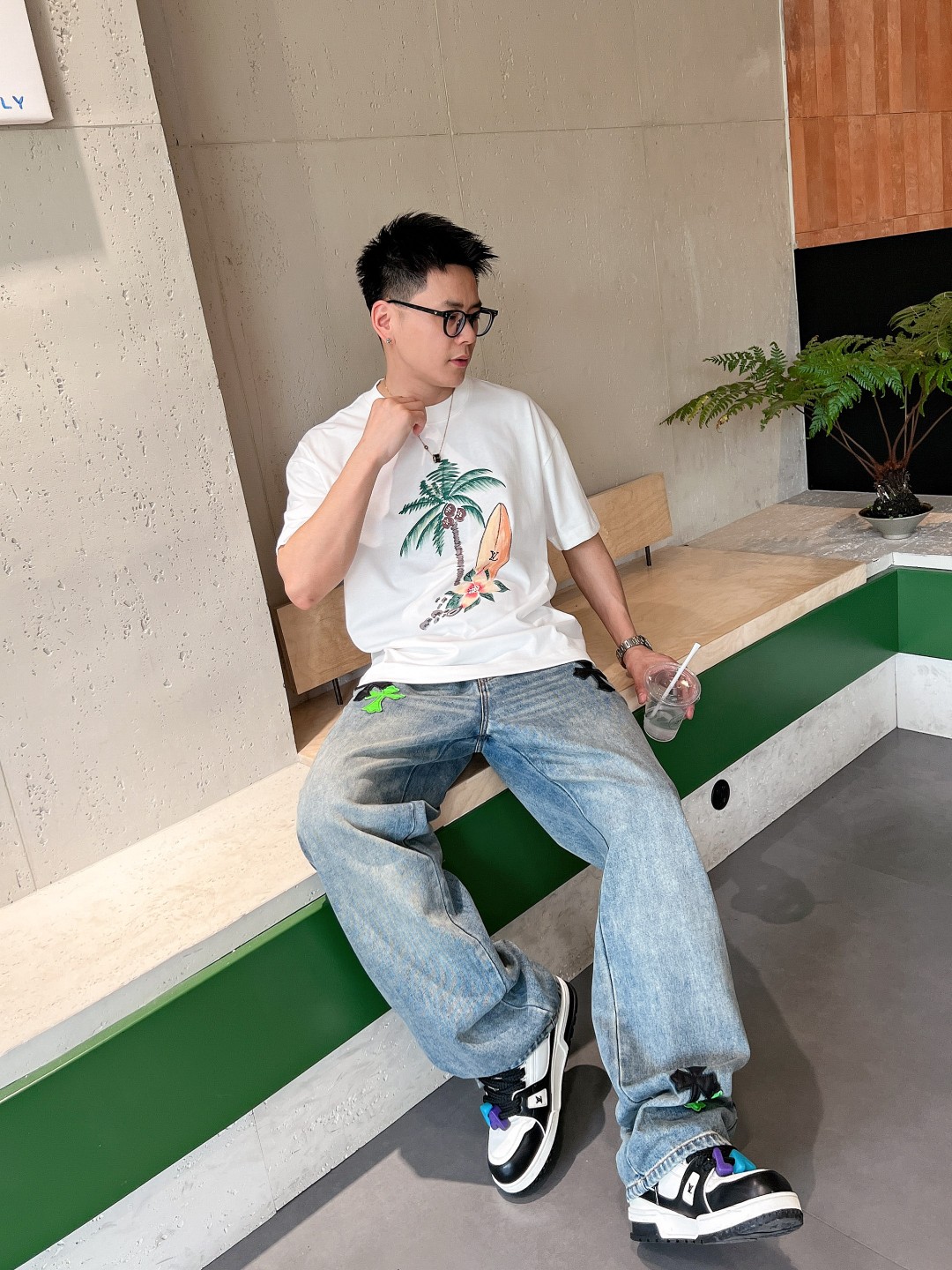 LV高仿手繪短袖T恤白色款 輕鬆穿搭藝術風街頭時尚｜歐美奢侈品精品推薦