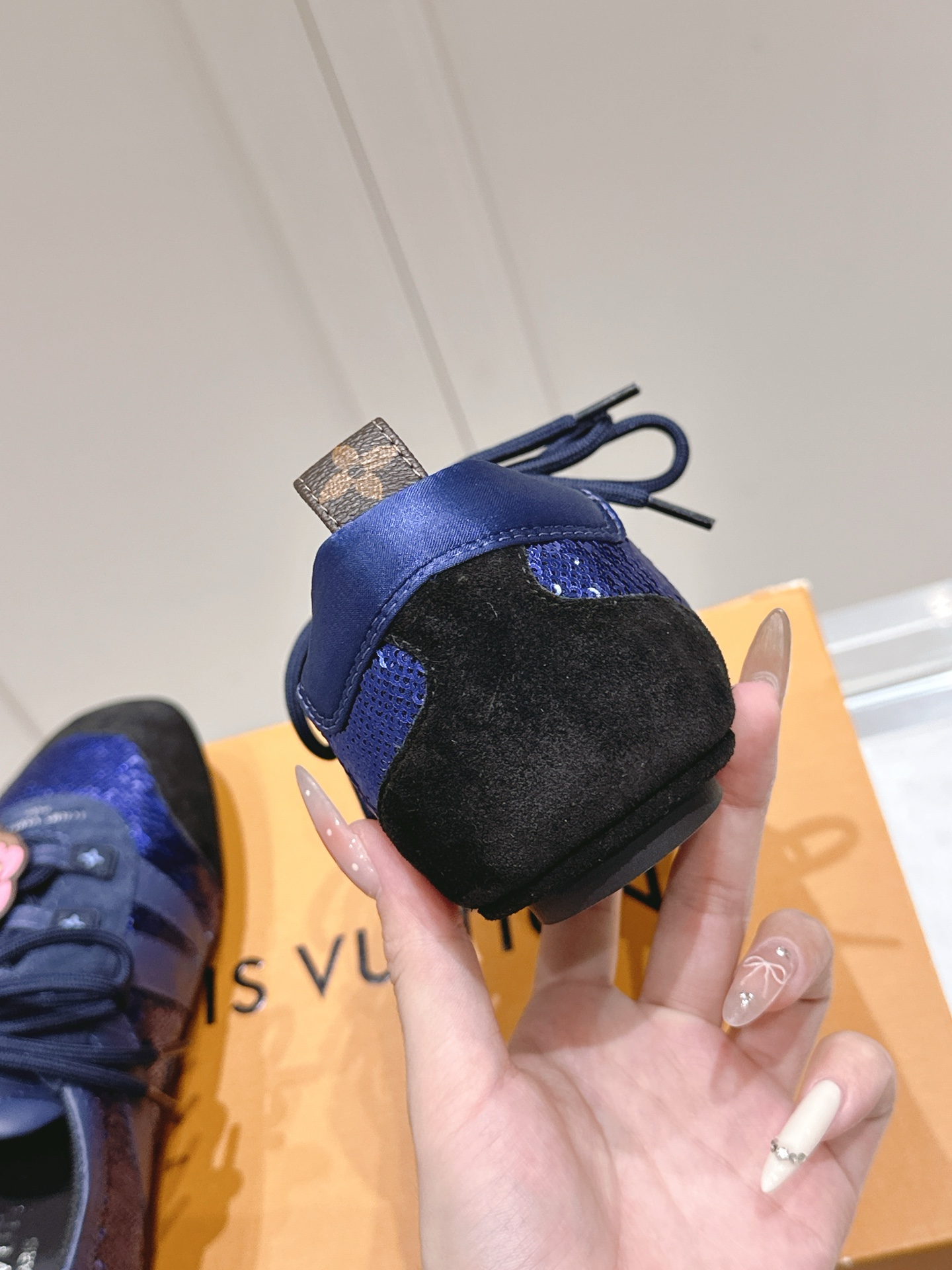 LV原版同步閃鑽厚底女鞋 冰淇淋吊飾限量版 深藍黑拼接復刻款｜歐美奢侈品精品推薦