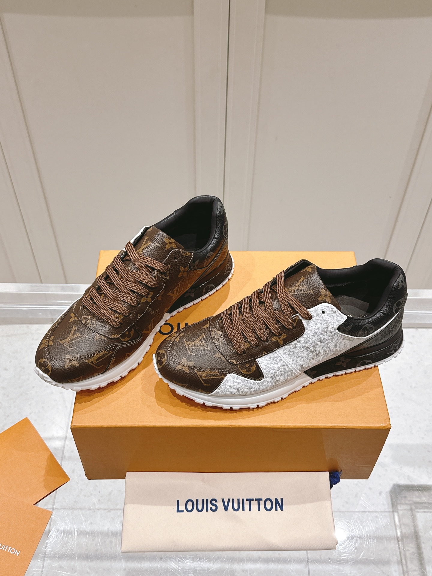 LV運動鞋 高仿深棕經典Monogram老花復刻原單休閒慢跑鞋｜歐美奢侈品精品推薦