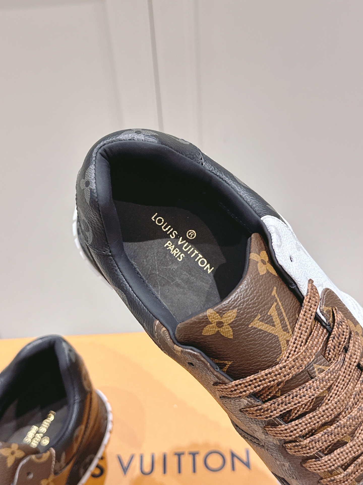 LV運動鞋 高仿深棕經典Monogram老花復刻原單休閒慢跑鞋｜歐美奢侈品精品推薦