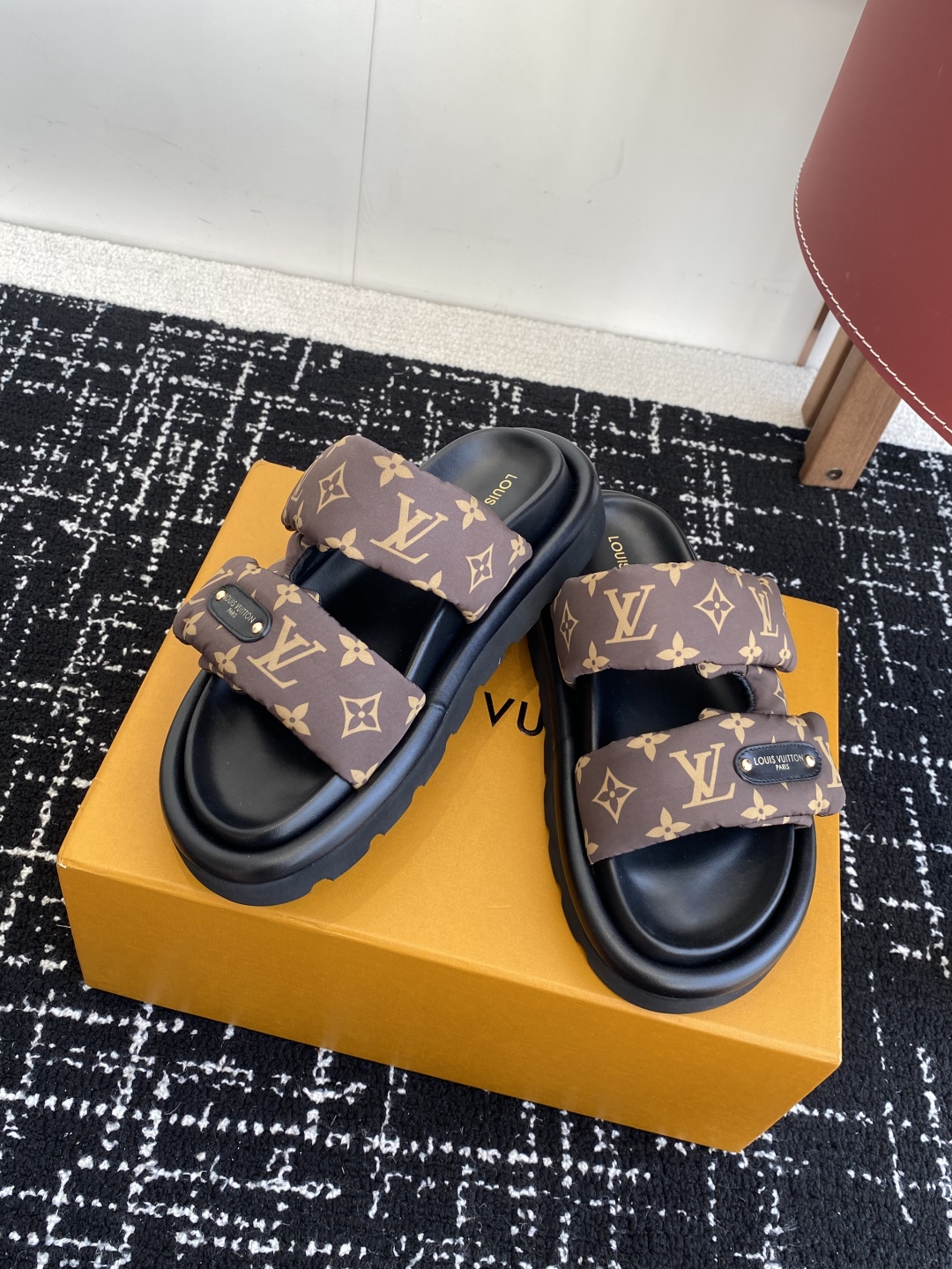 LV涼鞋 高仿棕色Monogram雙帶拖鞋 厚底休閒原單款｜歐美奢侈品精品推薦