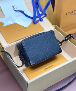 LV A貨黑色壓紋小箱包男用通勤設計霧黑金屬精品推薦