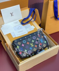 LV高仿黑底彩Monogram鏈條小包潮流復古設計推薦