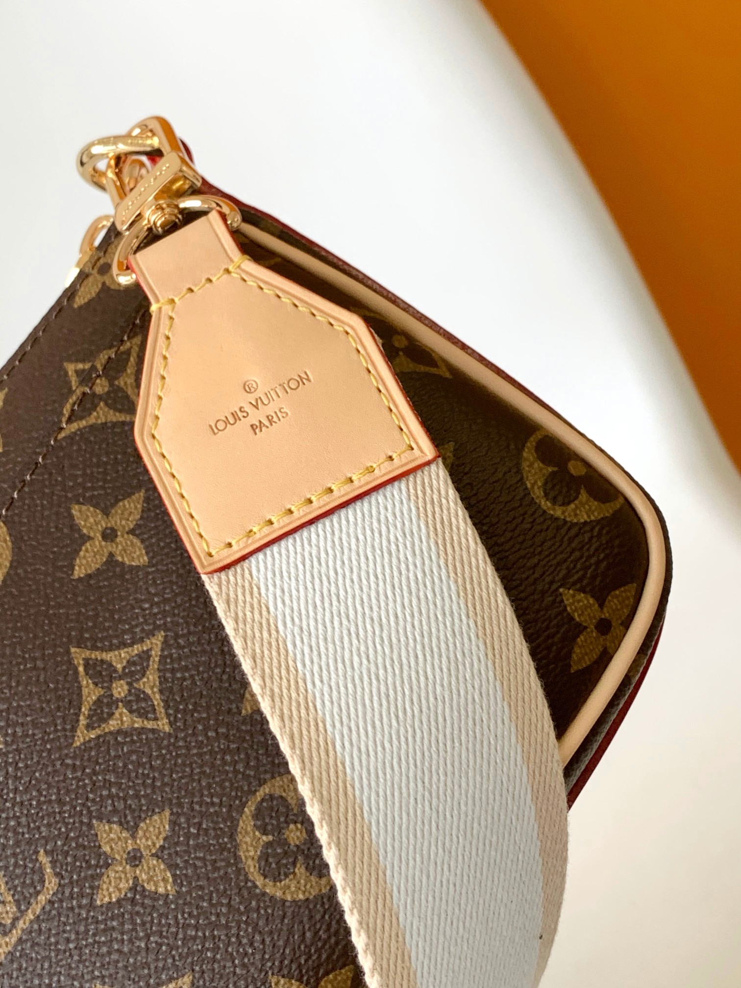 LV 一比一 Pochette M46999 經典老花小包 簡約手拿設計｜歐美奢侈品精品推薦